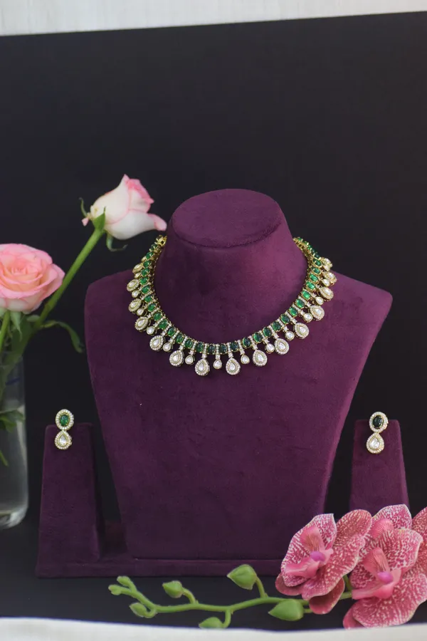 Green_Brass_Necklace_Set_For_Women